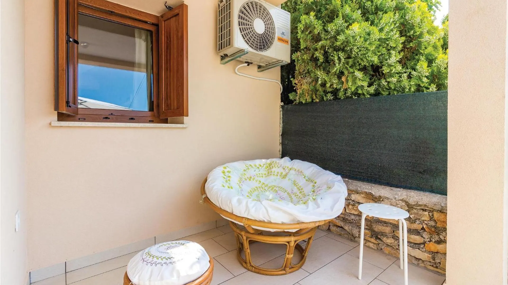 Awesome Home In Medulin With Wifi