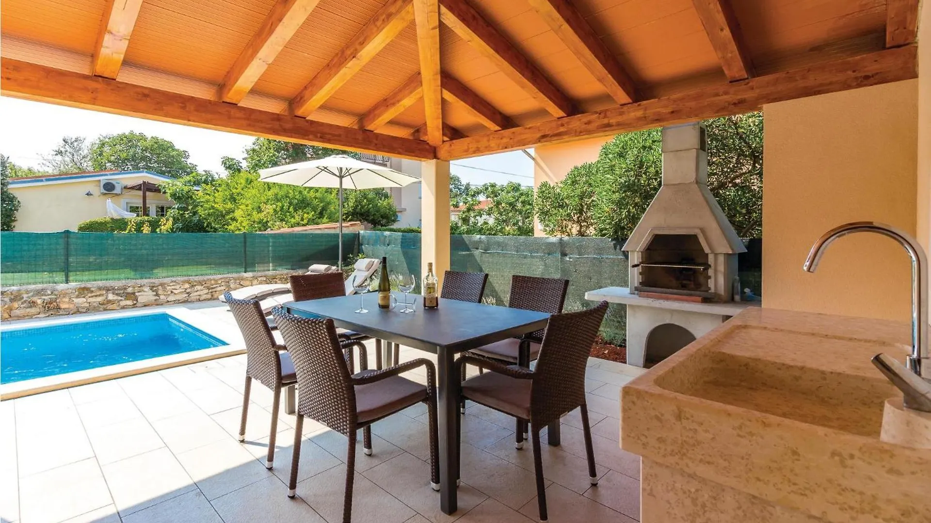 Awesome Home In Medulin With Wifi 0*,